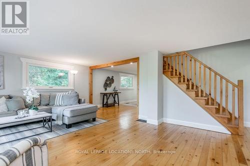 157 Woodland Drive, Wasaga Beach, ON - Indoor Photo Showing Living Room