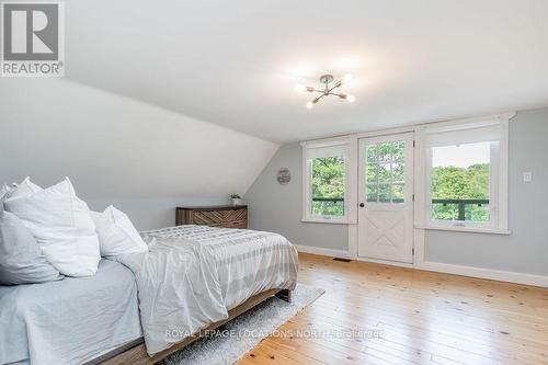 157 Woodland Drive, Wasaga Beach, ON - Indoor Photo Showing Bedroom