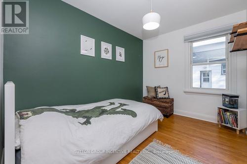 31 Newton Street S, Barrie, ON - Indoor Photo Showing Bedroom