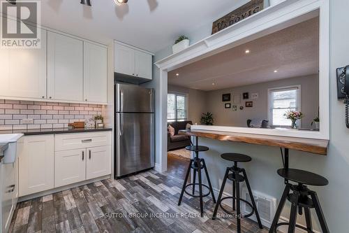 31 Newton Street S, Barrie, ON - Indoor Photo Showing Kitchen