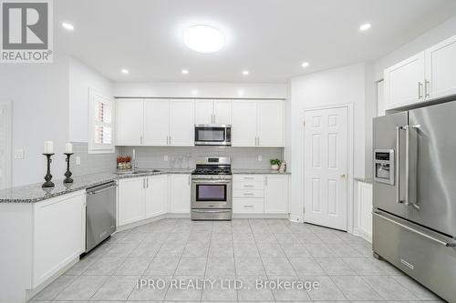 335 Bessborough Drive, Milton (Harrison), ON - Indoor Photo Showing Kitchen With Upgraded Kitchen