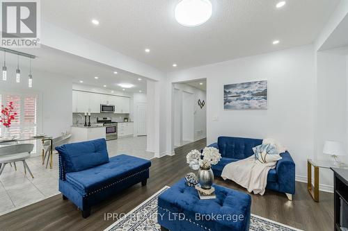 335 Bessborough Drive, Milton (Harrison), ON - Indoor Photo Showing Living Room