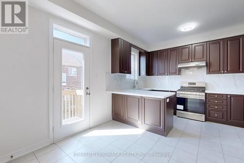 6 Fanny Grove Way, Markham (Greensborough), ON - Indoor Photo Showing Kitchen