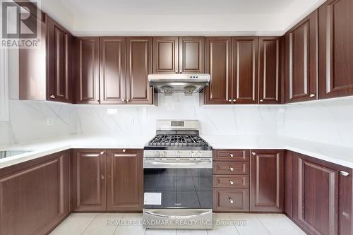 6 Fanny Grove Way, Markham (Greensborough), ON - Indoor Photo Showing Kitchen