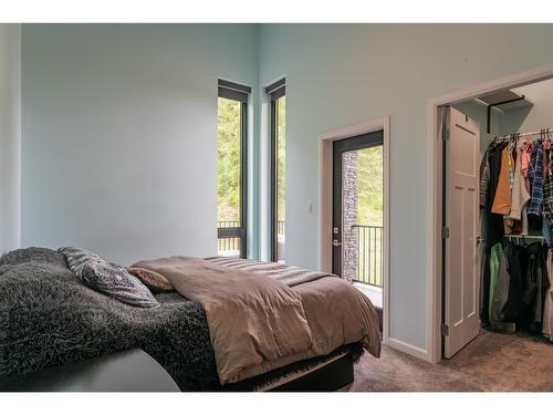 1959 Sandy Road, Castlegar, BC - Indoor Photo Showing Bedroom