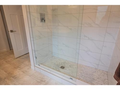 1959 Sandy Road, Castlegar, BC - Indoor Photo Showing Bathroom