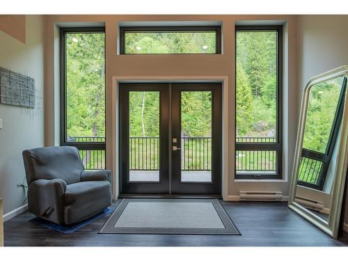 1959 Sandy Road, Castlegar, BC - Indoor Photo Showing Other Room