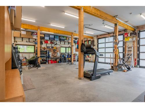 1959 Sandy Road, Castlegar, BC - Indoor Photo Showing Garage