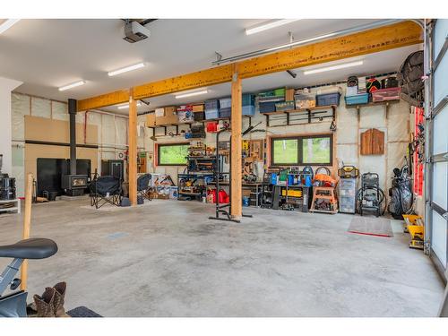 1959 Sandy Road, Castlegar, BC - Indoor Photo Showing Garage