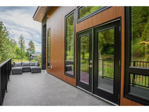 1959 Sandy Road, Castlegar, BC - Outdoor With Exterior