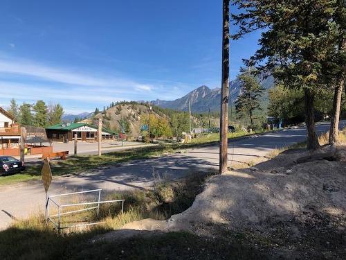 4954 Madsen Rd, Radium Hot Springs, BC 