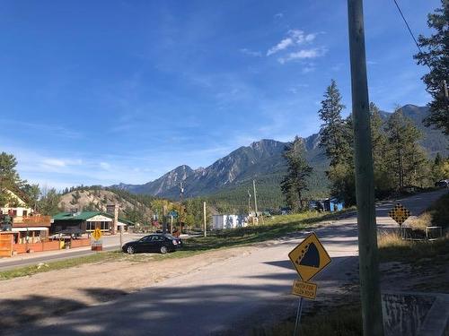 4954 Madsen Rd, Radium Hot Springs, BC 