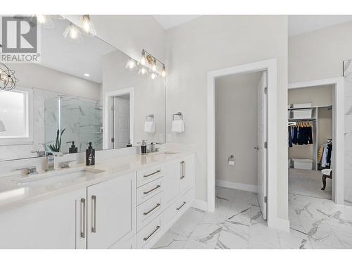 1870 Tallgrass Trail, Kelowna, BC - Indoor Photo Showing Bathroom