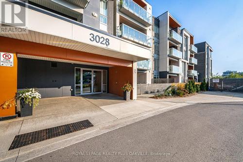 314 - 3028 Creekshore Common, Oakville, ON - Outdoor With Balcony