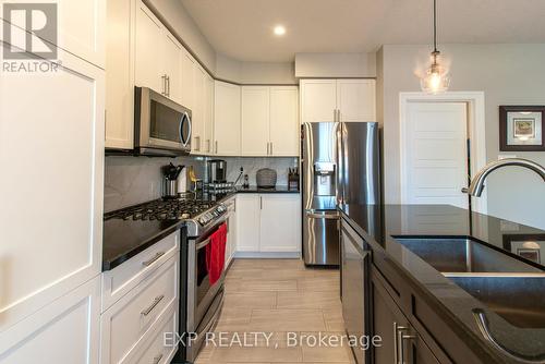 187 Findlay Drive, Collingwood, ON - Indoor Photo Showing Kitchen With Stainless Steel Kitchen With Upgraded Kitchen