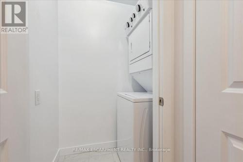 1001 - 450 Dundas Street E, Hamilton (Waterdown), ON - Indoor Photo Showing Laundry Room