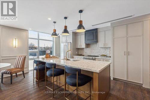 1001 - 450 Dundas Street E, Hamilton (Waterdown), ON - Indoor Photo Showing Kitchen With Upgraded Kitchen