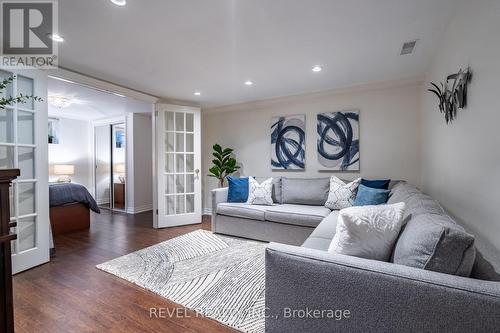 198 West 32Nd Street, Hamilton (Westcliffe), ON - Indoor Photo Showing Living Room