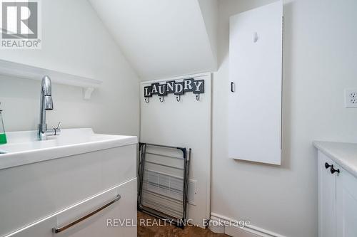 198 West 32Nd Street, Hamilton (Westcliffe), ON - Indoor Photo Showing Laundry Room