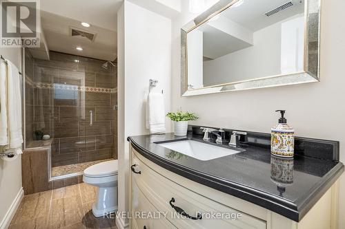 198 West 32Nd Street, Hamilton (Westcliffe), ON - Indoor Photo Showing Bathroom