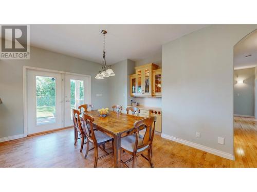 6122 Eveningstar Close, Oliver, BC - Indoor Photo Showing Dining Room