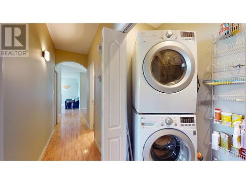 6122 Eveningstar Close, Oliver, BC - Indoor Photo Showing Laundry Room