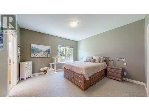 6122 Eveningstar Close, Oliver, BC - Indoor Photo Showing Bedroom