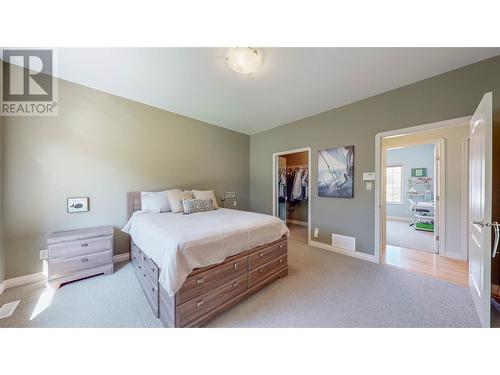 6122 Eveningstar Close, Oliver, BC - Indoor Photo Showing Bedroom