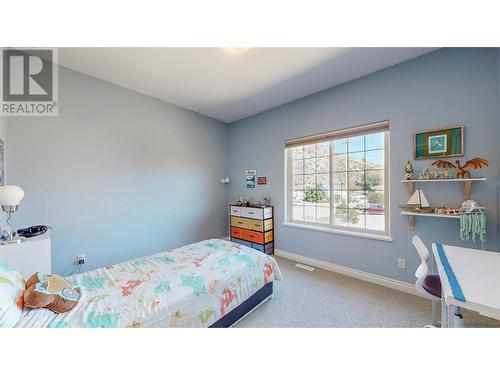 6122 Eveningstar Close, Oliver, BC - Indoor Photo Showing Bedroom