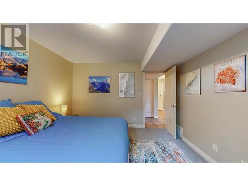 6122 Eveningstar Close, Oliver, BC - Indoor Photo Showing Bedroom