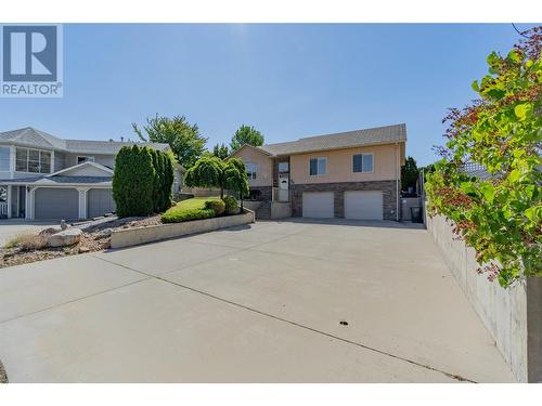 6122 Eveningstar Close, Oliver, BC - Outdoor With Facade