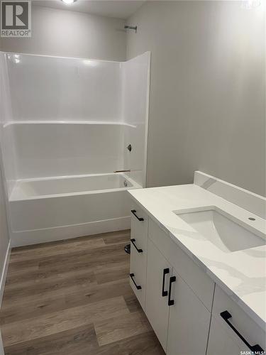 421 Eldorado Street, Warman, SK - Indoor Photo Showing Bathroom