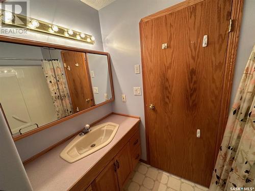 604 Donald Street, Hudson Bay, SK - Indoor Photo Showing Bathroom