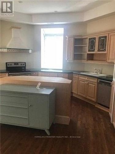 17 Teddington Park Avenue W, Toronto (Lawrence Park North), ON - Indoor Photo Showing Kitchen With Double Sink