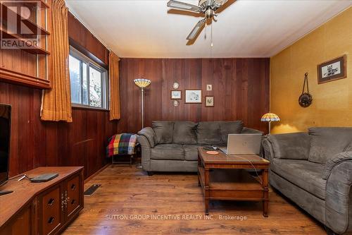 201 Birkdale Road, Toronto (Bendale), ON - Indoor Photo Showing Living Room