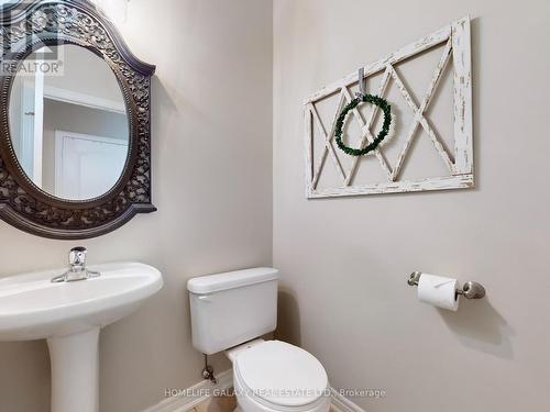 22 Westacott Crescent N, Ajax, ON - Indoor Photo Showing Bathroom