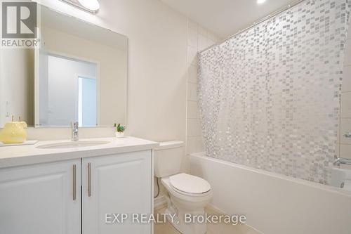 1445 Bradenton Path, Oshawa, ON - Indoor Photo Showing Bathroom