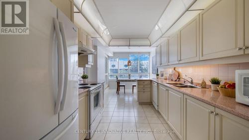 212 - 168 Bonis Avenue, Toronto (Tam O'Shanter-Sullivan), ON - Indoor Photo Showing Kitchen With Double Sink