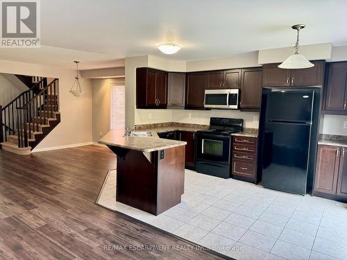 276 Woodley Crescent, Milton (Willmott), ON - Indoor Photo Showing Kitchen