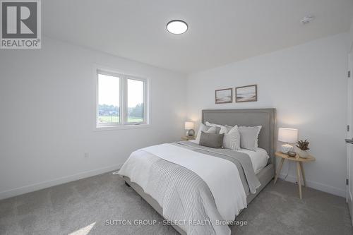 118 Timberwalk Trail, Middlesex Centre (Ilderton), ON - Indoor Photo Showing Bedroom