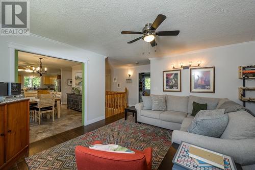 8780 Robson Road, Prince George, BC - Indoor Photo Showing Living Room