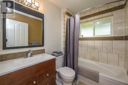 8780 Robson Road, Prince George, BC - Indoor Photo Showing Bathroom