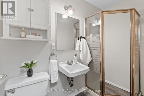 1097 St Andrews Court, Oshawa (Donevan), ON - Indoor Photo Showing Bathroom