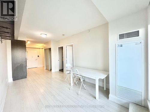 316 - 120 Harrison Garden Boulevard, Toronto (Willowdale East), ON - Indoor Photo Showing Other Room