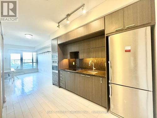 316 - 120 Harrison Garden Boulevard, Toronto (Willowdale East), ON - Indoor Photo Showing Kitchen With Stainless Steel Kitchen