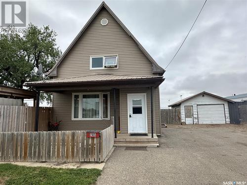 205 1St Avenue Sw, Weyburn, SK 