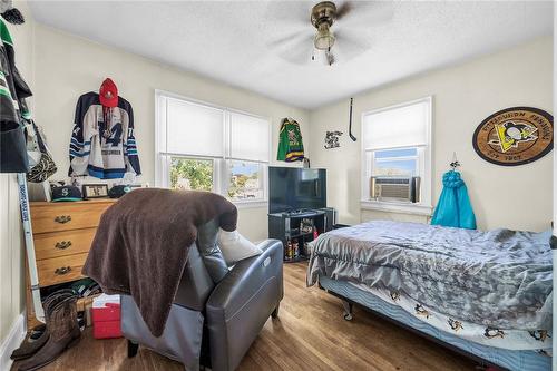 5 Sherring Street S, Haldimand County, ON - Indoor Photo Showing Bedroom