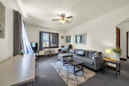 5 Sherring Street S, Haldimand County, ON - Indoor Photo Showing Living Room