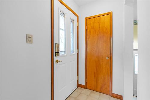 106 Fernwood Crescent, Hamilton, ON - Indoor Photo Showing Other Room