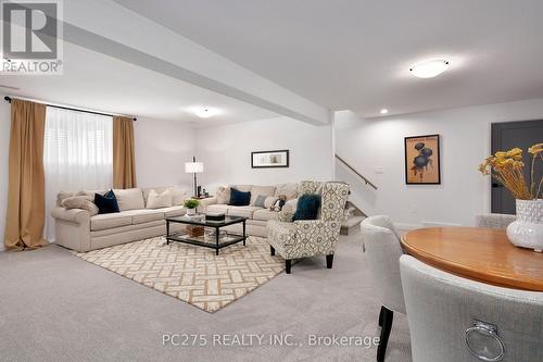 101 Kamal Drive, Sarnia, ON - Indoor Photo Showing Living Room